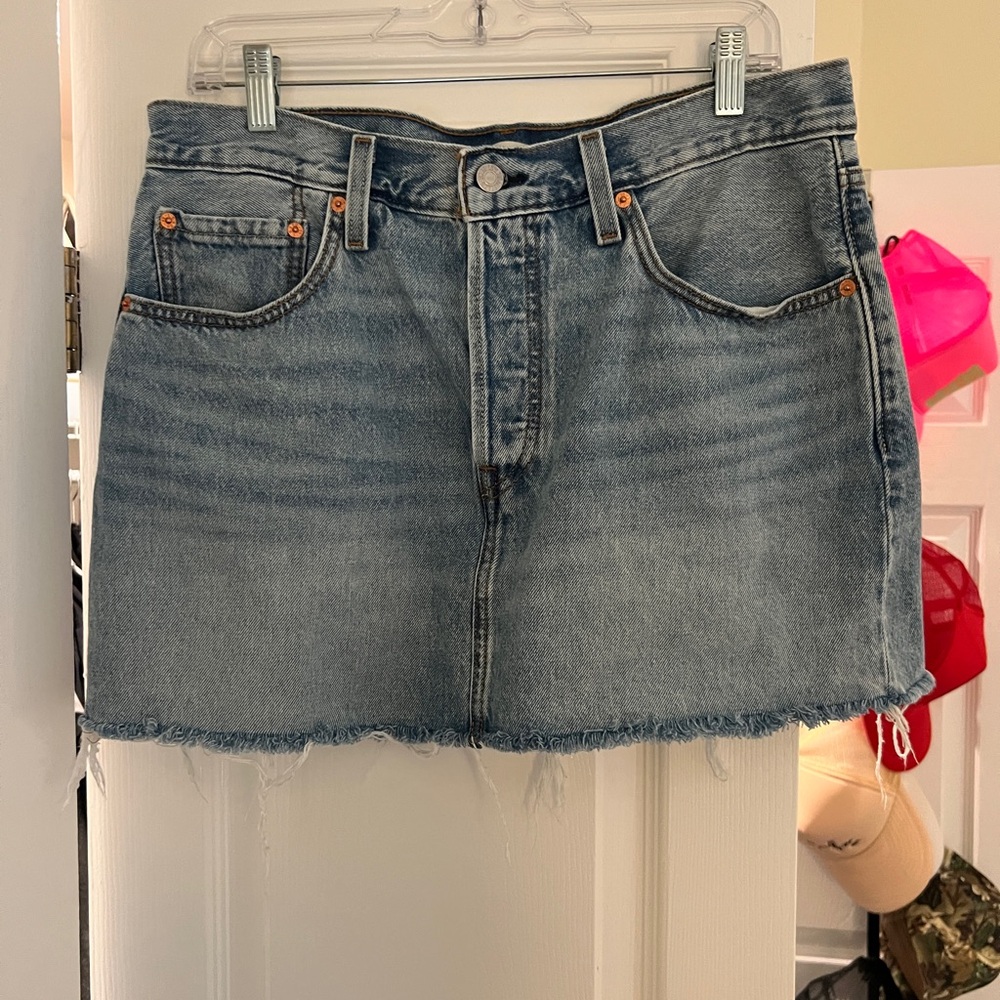 Levi’s Icon Denim Mini Skirt
